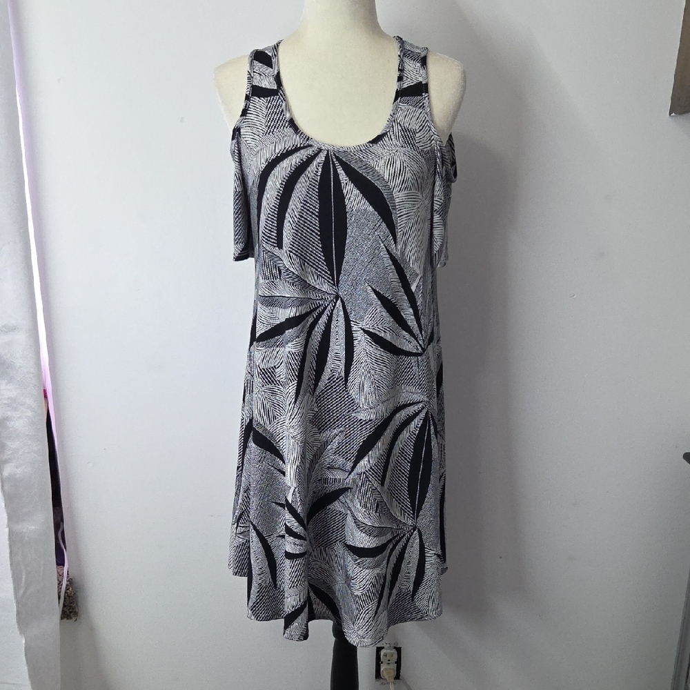 Lexington Ave. Chic Black and White Leaf Print Mini Dress